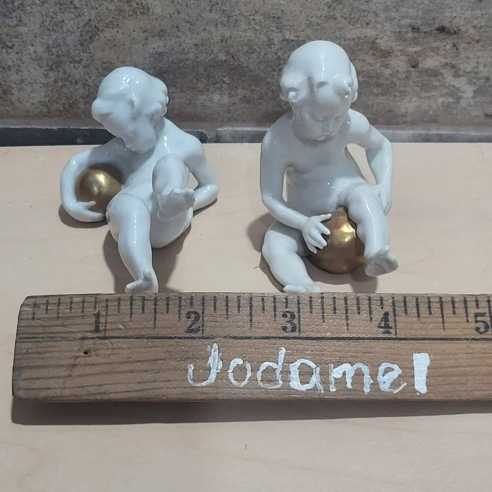 Porcelain Boy Playing With Golden Ball Miani Venezia Calle Fabbri 4665 Chipped T